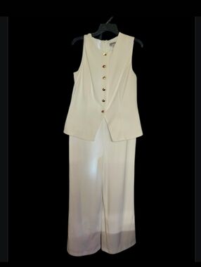 Elegant Sleeveless Ivory White Jumpsuit with Gold Buttons